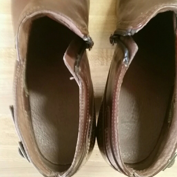 clarks heeled booties